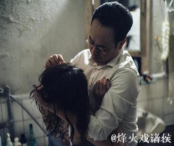 91吃瓜网：揭秘娱乐圈黑料的深夜厨房